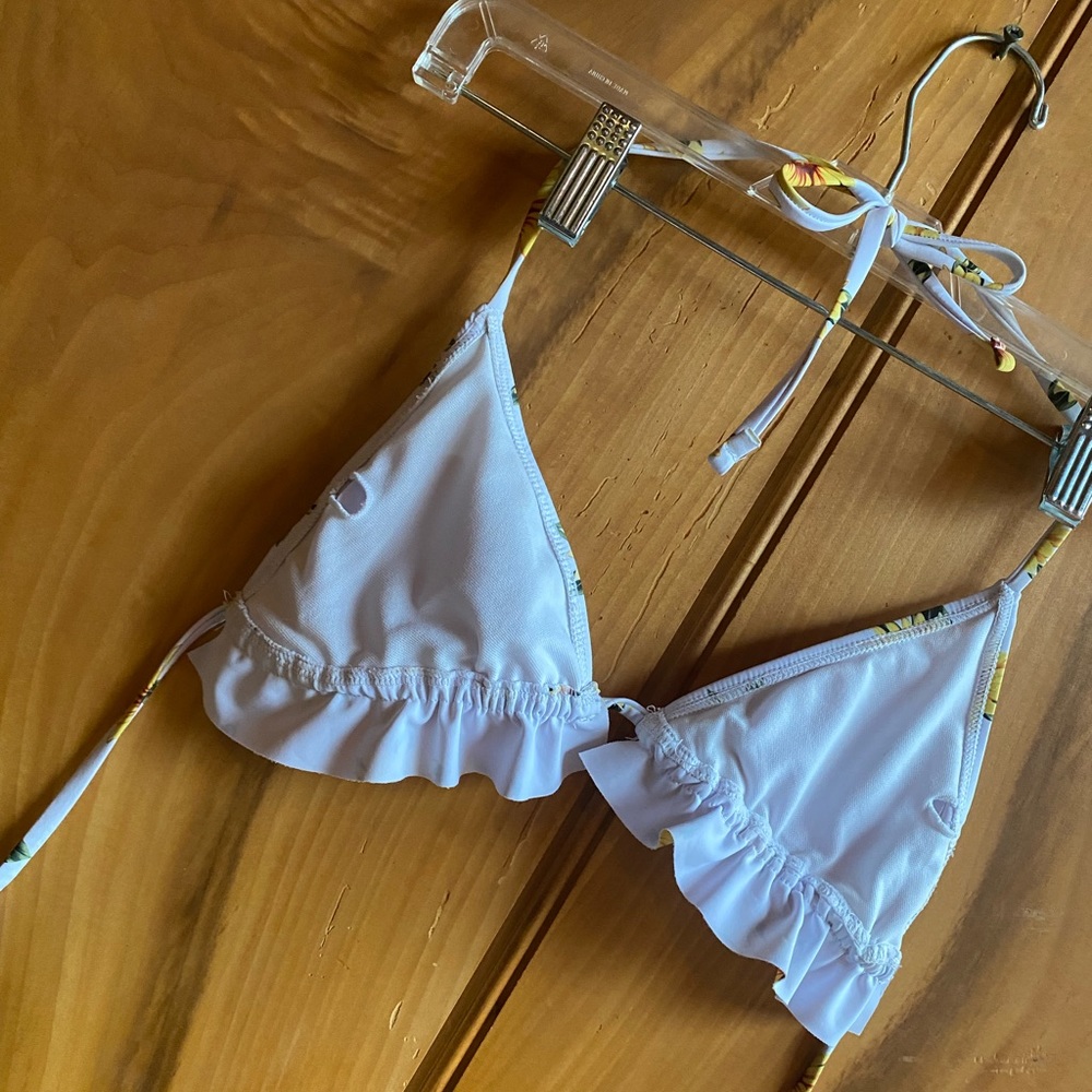 White sunflower string bikini - Picture 4 of 5